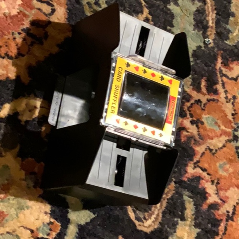 Automatic Card shuffler